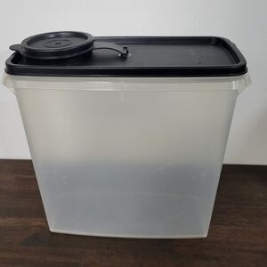 Tupperware Cereal Storer